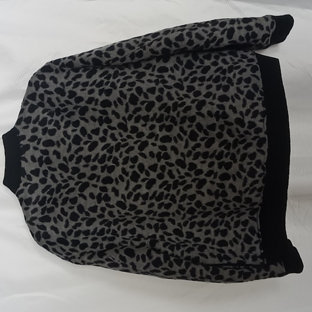 Gray and Blue Leopard Jacket - Picture 4 of 4